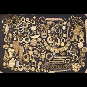 Vintage Gold Tone Jewelry Lot for Craft Repair Upcycle #J4